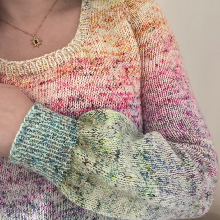 Le pull tricoté par Ameline (@by__ameline) avec son calendrier Infinity Fade 2021