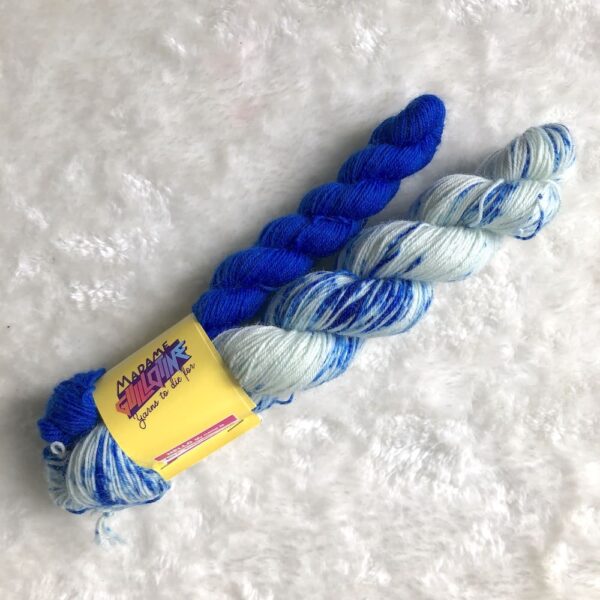 Kit chaussettes IGB — écheveau de laine teinte à la main par Madame Guillotine